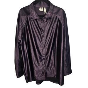 NWT Adidas Oversized Satin Button Up Shirt
Streetstyle Street Wear Women's Large